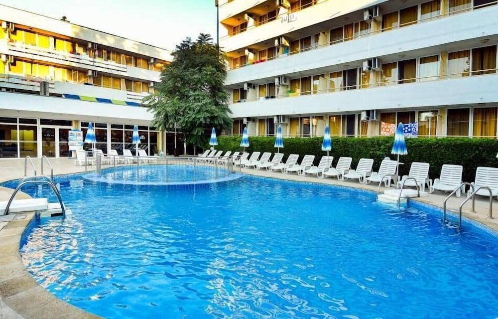 Hotel Oasis 알베나 외부 사진