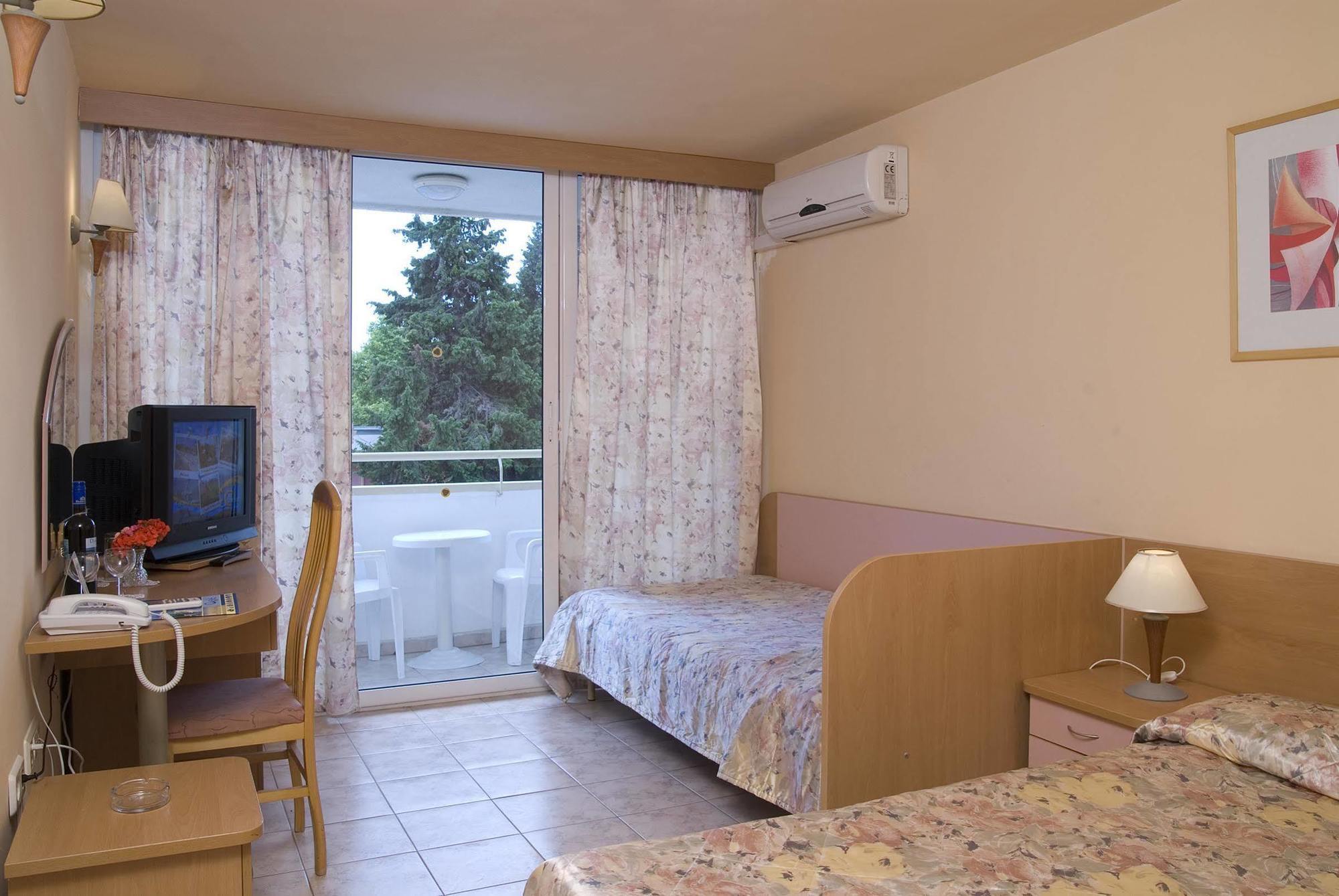Hotel Oasis 알베나 외부 사진